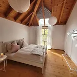 Lichtdurchflutetes Architektenhaus Mit 3 Schlafzimmern Und Garten * بالينغن