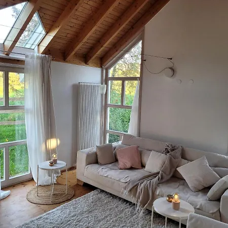 Lichtdurchflutetes Architektenhaus Mit 3 Schlafzimmern Und Garten בית נופש באלינגן