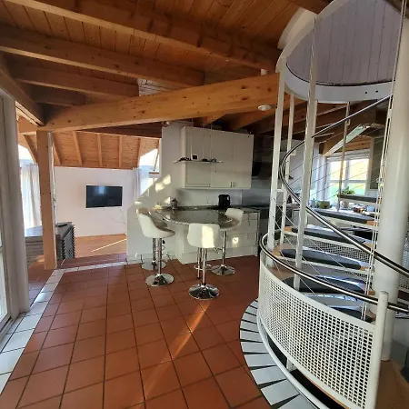 Lichtdurchflutetes Architektenhaus Mit 3 Schlafzimmern Und Garten Дом отдыха *
